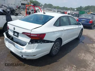 2019 Volkswagen Jetta SEL z VIN 3VWEB7BU8KM171987, wystawiony jako IAAI lot #42597141 z przebiegiem 45 620 mil mil oraz . Historia ofert i sprzedaży dostępna na DreamBid. Obrazek 4.