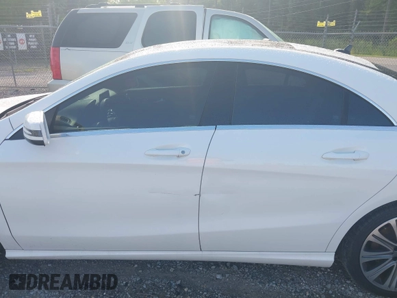 2018 Mercedes-Benz CLA 250 z VIN WDDSJ4EB7JN694154, wystawiony jako IAAI lot #42501977 z przebiegiem 55 294 mil mil oraz . Historia ofert i sprzedaży dostępna na DreamBid. Obrazek 14.