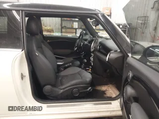 2010 MINI Hardtop S with VIN WMWMF7C50ATZ71884, listed as a IAAI auction lot 41731490 with 55,864 mi miles and . Bid and sale history available at DreamBid. Image 5.