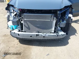 2025 Toyota Crown XLE z VIN JTDACAAJ6S3016620, wystawiony jako IAAI lot #42024734 z przebiegiem 5 492 mil mil oraz . Historia ofert i sprzedaży dostępna na DreamBid. Obrazek 6.