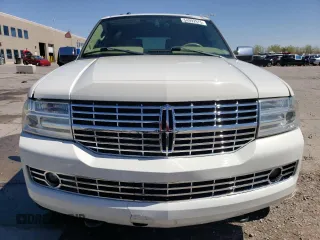 2008 Lincoln Navigator z VIN 5LMFU28558LJ18851, wystawiony jako Copart lot #54992975 z przebiegiem 72 871 mil mil oraz Szkody całkowita. Historia ofert i sprzedaży dostępna na DreamBid. Obrazek 5.