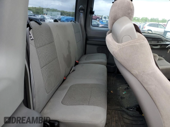 2004 Ford F-250 XL z VIN 1FTNX21P54ED17094, wystawiony jako Copart lot #55435195 z przebiegiem 172 934 mil mil oraz Szkoda całkowita • Salvage title. Historia ofert i sprzedaży dostępna na DreamBid. Obrazek 10.