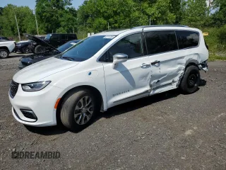 2022 Chrysler Pacifica Hybrid Pinnacle with VIN 2C4RC1N7XNR211424, listed as a Copart auction lot 62111755 with 18,206 mi miles and Salvage title. Bid and sale history available at DreamBid. Image 1.