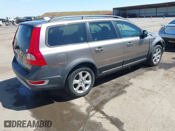 2008 Volvo XC70 with VIN YV4BZ982681037503, listed as a IAAI auction lot 42170388 with 192,516 mi miles and . Bid and sale history available at DreamBid. Image 4.