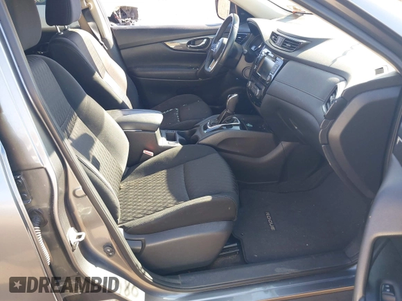 2018 Nissan Rogue SV z VIN KNMAT2MV5JP500550, wystawiony jako IAAI lot #41705570 z przebiegiem 93 495 mil mil oraz . Historia ofert i sprzedaży dostępna na DreamBid. Obrazek 5.