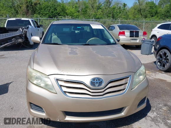 2011 Toyota Camry LE with VIN 4T1BF3EK5BU628968, listed as a IAAI auction lot 41988498 with 176,141 mi miles. Bid and sale history available at carsss.com. Image 12.