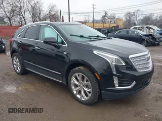 2019 Cadillac XT5 Luxury AWD z VIN 1GYKNDRS4KZ149526, wystawiony jako IAAI lot #41997551 z przebiegiem 67 464 mil mil oraz . Historia ofert i sprzedaży dostępna na DreamBid. Obrazek 1.