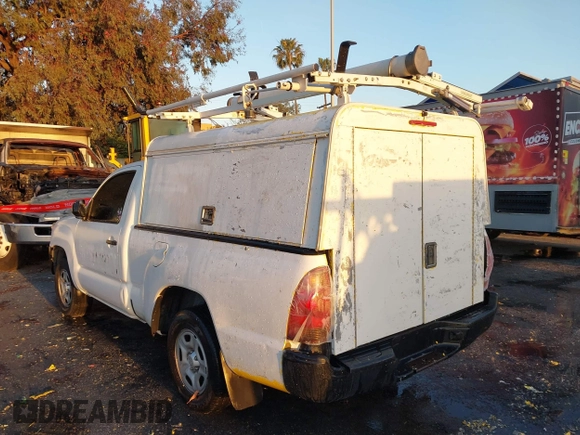 2014 Toyota Tacoma with VIN 5TFNX4CN2EX033998, listed as a IAAI auction lot 41741552 with 160,576 mi miles and . Bid and sale history available at DreamBid. Image 3.