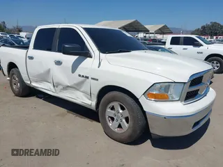 2009 Dodge 1500 SLT z VIN 1D3HB13TX9S798489, wystawiony jako IAAI lot #42403318 z przebiegiem 66 379 mil mil oraz . Historia ofert i sprzedaży dostępna na DreamBid. Obrazek 1.
