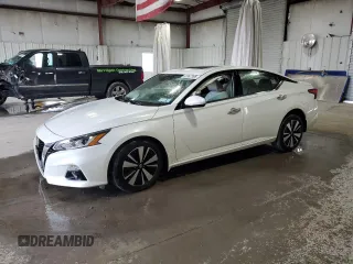 2022 Nissan Altima 2.5 SL with VIN 1N4BL4EW2NN413137, listed as a Copart auction lot 52367365 with 11,992 mi miles and Salvage Title. Bid and sale history available at carsss.com. Image 1.