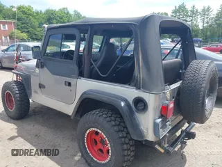 2001 Jeep Wrangler SE with VIN 1J4FA29P01P305939, listed as a IAAI auction lot 42624451 with 170,315 mi miles and . Bid and sale history available at DreamBid. Image 3.