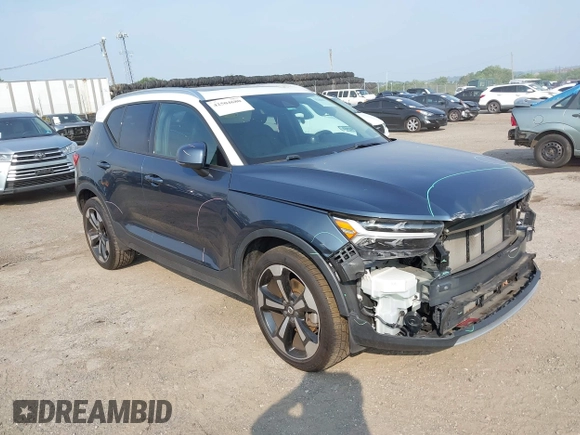 2021 Volvo XC40 Momentum with VIN YV4162UK1M2464500, listed as a IAAI auction lot 42504680 with 29,130 mi miles and . Bid and sale history available at DreamBid. Image 1.