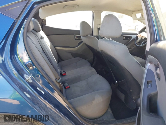 2013 Hyundai Elantra GLS z VIN KMHDH4AE8DU959958, wystawiony jako IAAI lot #41390078 z przebiegiem 123 731 mil mil oraz . Historia ofert i sprzedaży dostępna na DreamBid. Obrazek 8.