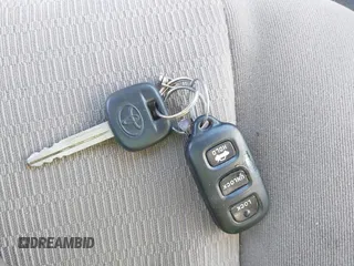 2006 Toyota Camry STD z VIN 4T1BE30K06U126692, wystawiony jako IAAI lot #42335766 z przebiegiem 74 000 mil mil oraz . Historia ofert i sprzedaży dostępna na DreamBid. Obrazek 11.