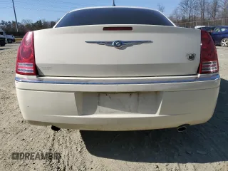 2008 Chrysler 300 C Hemi z VIN 2C3LA63H08H207403, wystawiony jako Copart lot #46221455 z przebiegiem Nie podano mil oraz Szkoda całkowita • Salvage title. Historia ofert i sprzedaży dostępna na DreamBid. Obrazek 6.