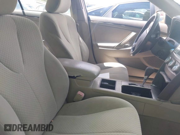 2009 Toyota Camry z VIN 4T1BE46K99U862998, wystawiony jako IAAI lot #42254132 z przebiegiem 180 000 mil mil oraz . Historia ofert i sprzedaży dostępna na DreamBid. Obrazek 5.