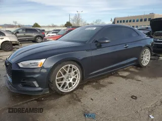 2018 Audi A5 Premium z VIN WAUNNAF55JA001329, wystawiony jako Copart lot #45549825 z przebiegiem 66 025 mil mil oraz Szkoda całkowita • Salvage title. Historia ofert i sprzedaży dostępna na DreamBid. Obrazek 1.