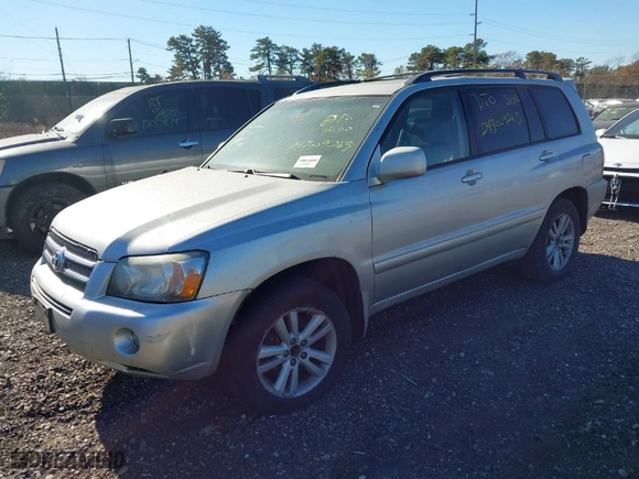 2006 Toyota Highlander Hybrid with VIN JTEEW21A760003988, listed as a IAAI auction lot 40825337 with 999,999 mi miles. Bid and sale history available at carsss.com. Image 2.