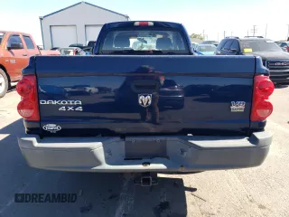 2007 Dodge Dakota z VIN 1D7HW22P57S200738, wystawiony jako Copart lot #72445744 z przebiegiem 141 876 mil mil oraz Szkoda całkowita • Salvage title. Historia ofert i sprzedaży dostępna na DreamBid. Obrazek 6.