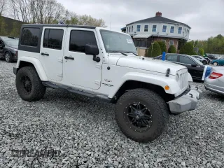 2018 Jeep Wrangler Unlimited Sahara with VIN 1C4HJWEG4JL922375, listed as a Copart auction lot 55333765 with 111,986 mi miles and Salvage title. Bid and sale history available at DreamBid. Image 4.