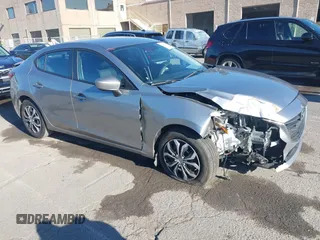 2015 Mazda 3 i SV with VIN JM1BM1T75F1258853, listed as a IAAI auction lot 41279651 with 36,437 mi miles. Bid and sale history available at carsss.com. Image 1.