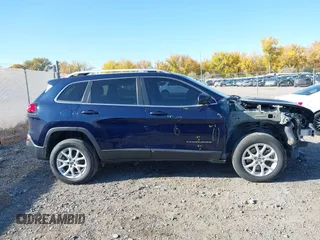 2016 Jeep Cherokee Latitude with VIN 1C4PJMCS1GW188728, listed as a IAAI auction lot 40656265 with 91,002 mi miles and . Bid and sale history available at DreamBid. Image 14.