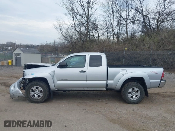 2009 Toyota Tacoma with VIN 5TEUU42NX9Z633141, listed as a IAAI auction lot 41911512 with 102,602 mi miles. Bid and sale history available at carsss.com. Image 14.