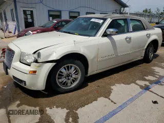 2007 Chrysler 300 Touring z VIN 2C3KA53G97H855530, wystawiony jako Copart lot #57097835 z przebiegiem Nie podano mil oraz Szkoda całkowita • Salvage title. Historia ofert i sprzedaży dostępna na DreamBid. Obrazek 1.