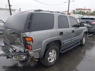 2002 Chevrolet Tahoe LS with VIN 1GNEK13TX2J304517, listed as a IAAI auction lot 41731259 with 267,574 mi miles. Bid and sale history available at carsss.com. Image 4.
