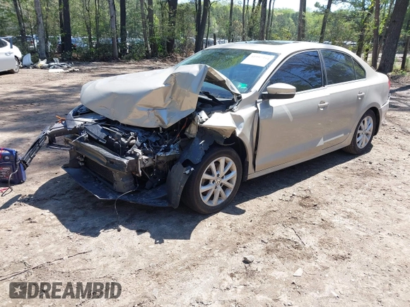2013 Volkswagen Jetta SE with VIN 3VWDX7AJ9DM253430, listed as a IAAI auction lot 41997354 with 97,493 mi miles and . Bid and sale history available at DreamBid. Image 2.