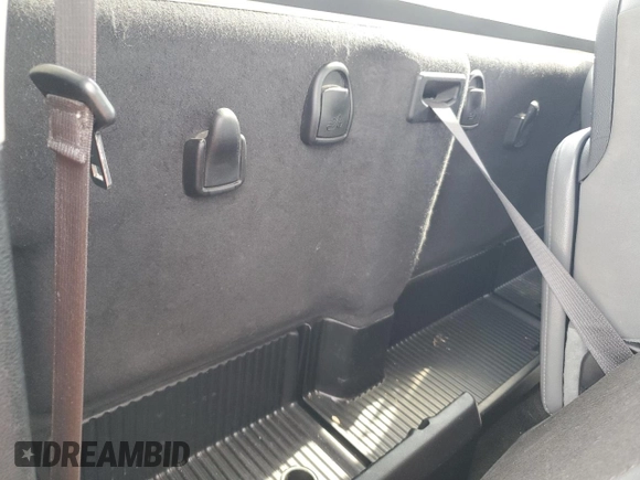 2020 Ram 1500 Tradesman z VIN 3C6JR6DT2LG164598, wystawiony jako Copart lot #53727815 z przebiegiem 141 335 mil mil oraz Czysty tytuł • Clean title. Historia ofert i sprzedaży dostępna na DreamBid. Obrazek 10.