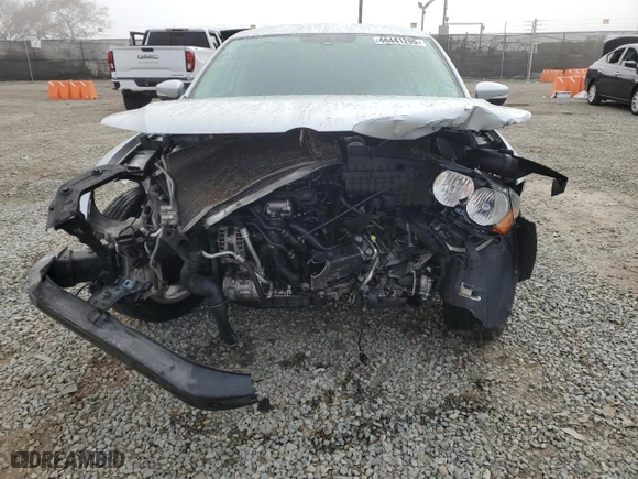 2015 Volkswagen Passat 1.8T S with VIN 1VWAT7A38FC121666, listed as a Copart auction lot 46441295 with 111,639 mi miles and Salvage Title. Bid and sale history available at carsss.com. Image 5.