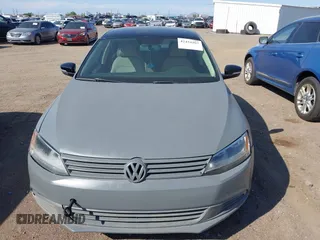 2014 Volkswagen Jetta SE с VIN 3VWD17AJ3EM420318, выставлен на аукционе IAAI как лот 42454507 с пробегом 96 332 миль миль и . История ставок и продаж доступна на DreamBid. Изображение 6.
