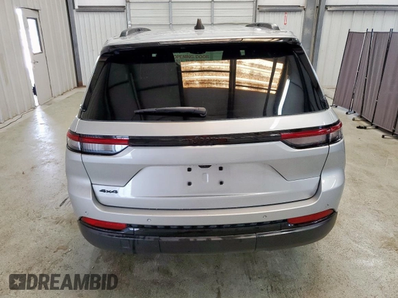 2024 Jeep Grand Cherokee Altitude with VIN 1C4RJHAG6RC124560, listed as a Copart auction lot 64229455 with 41,044 mi miles and Clean title. Bid and sale history available at DreamBid. Image 6.