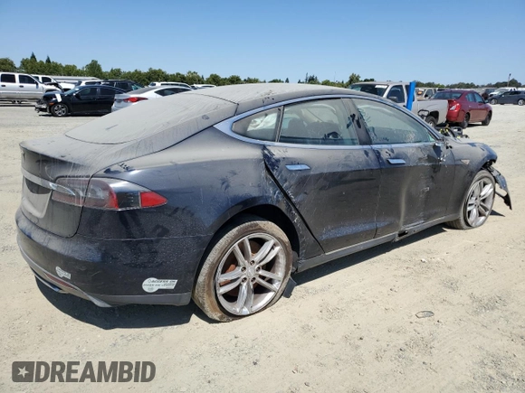 2013 Tesla Model S with VIN 5YJSA1AC9DFP10400, listed as a Copart auction lot 64096555 with 165,166 mi miles and Salvage title. Bid and sale history available at DreamBid. Image 3.