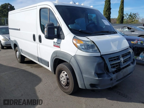 2016 Ram ProMaster Cargo z VIN 3C6TRVAG5GE134667, wystawiony jako IAAI lot #41411317 z przebiegiem 109 352 mil mil oraz . Historia ofert i sprzedaży dostępna na DreamBid. Obrazek 1.
