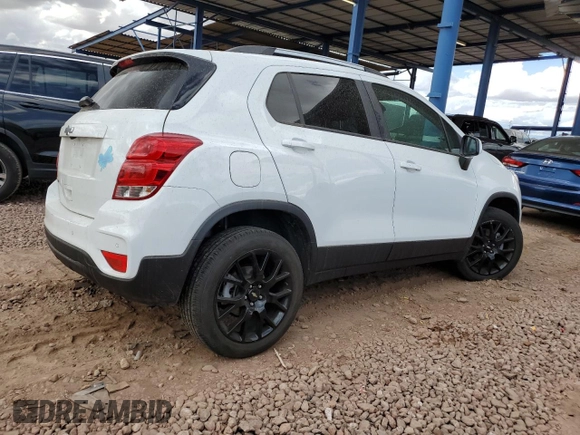 2022 Chevrolet Trax LT with VIN KL7CJPSM0NB556787, listed as a Copart auction lot 44207695 with 17,751 mi miles and Salvage Title. Bid and sale history available at DreamBid. Image 3.