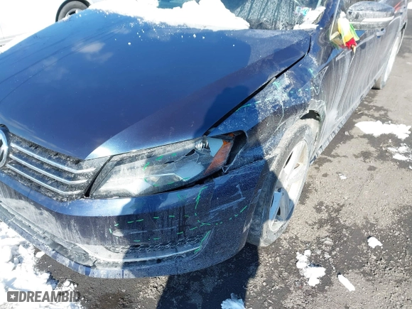 2012 Volkswagen Passat SE w/Sunroof with VIN 1VWBH7A34CC109399, listed as a IAAI auction lot 41411250 with 116,152 mi miles. Bid and sale history available at carsss.com. Image 6.