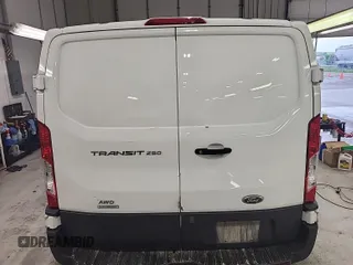 2020 Ford Transit Cargo с VIN 1FTBR2YG2LKA35840, выставлен на аукционе IAAI как лот 42575778 с пробегом 190 131 миль миль и . История ставок и продаж доступна на DreamBid. Изображение 2.