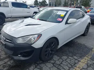2013 Hyundai Genesis Coupe 2.0T R-Spec with VIN KMHHT6KD6DU104354, listed as a IAAI auction lot 41583865 with 134,104 mi miles. Bid and sale history available at carsss.com. Image 2.