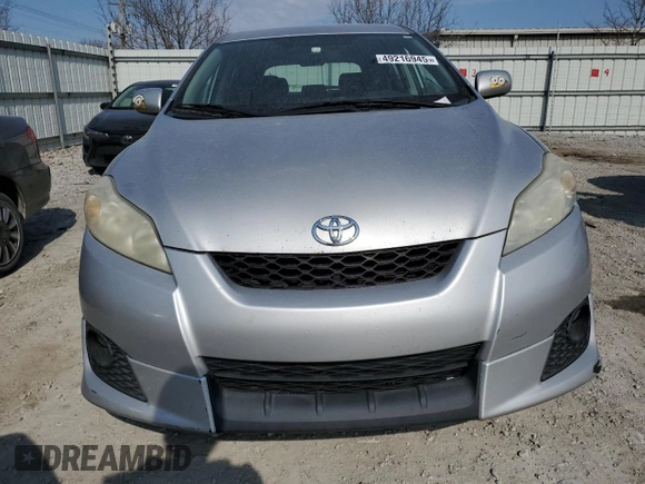 2010 Toyota Matrix z VIN 2T1KU4EE7AC475743, wystawiony jako Copart lot #49216945 z przebiegiem Nie podano mil oraz Czysty tytuł • Clean title. Historia ofert i sprzedaży dostępna na DreamBid. Obrazek 5.