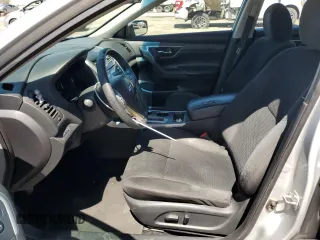 2015 Nissan Altima SV z VIN 1N4AL3AP5FC247780, wystawiony jako Copart lot #60120045 z przebiegiem 135 370 mil mil oraz Szkoda całkowita • Salvage title. Historia ofert i sprzedaży dostępna na DreamBid. Obrazek 7.