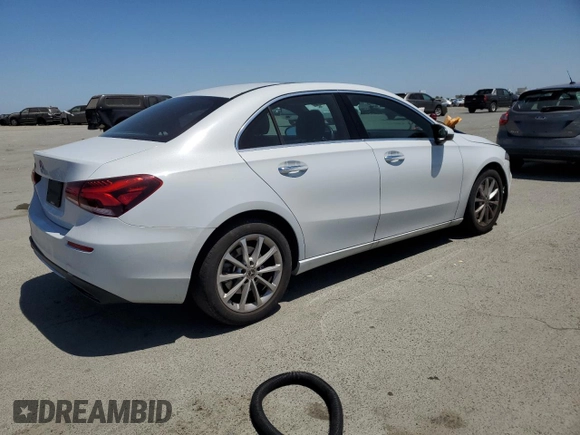 2020 Mercedes-Benz A 220 z VIN W1K3G4EB6LW042772, wystawiony jako Copart lot #58492875 z przebiegiem 25 162 mil mil oraz Tytuł czysty. Historia ofert i sprzedaży dostępna na DreamBid. Obrazek 3.