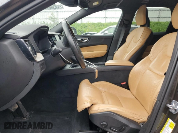 2018 Volvo XC60 Inscription Expression with VIN YV4BR0DL6J1061977, listed as a Copart auction lot 61066925 with 196,773 mi miles and Clean title. Bid and sale history available at DreamBid. Image 7.