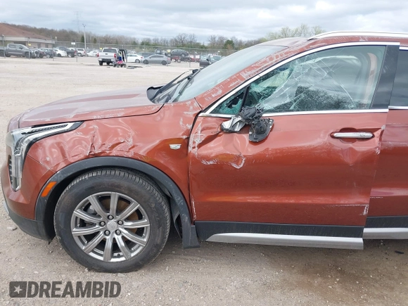 2019 Cadillac XT4 AWD Premium Luxury with VIN 1GYFZDR45KF183306, listed as a IAAI auction lot 42136598 with 44,657 mi miles and . Bid and sale history available at carsss.com. Image 17.
