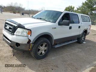 2006 Ford F-150 XLT z VIN 1FTPW14596FA51589, wystawiony jako IAAI lot #42124011 z przebiegiem 205 716 mil mil oraz . Historia ofert i sprzedaży dostępna na DreamBid. Obrazek 2.