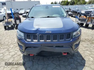 2019 Jeep Compass Trailhawk z VIN 3C4NJDDB0KT721477, wystawiony jako Copart lot #59374765 z przebiegiem 114 052 mil mil oraz Czysty tytuł • Clean title. Historia ofert i sprzedaży dostępna na DreamBid. Obrazek 5.