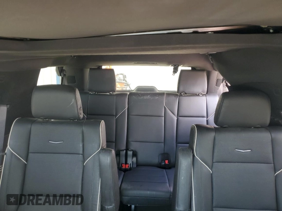 2021 Cadillac Escalade Premium Luxury z VIN 1GYS3CKL8MR244497, wystawiony jako Copart lot #52582135 z przebiegiem 73 326 mil mil oraz Szkoda całkowita • Salvage title. Historia ofert i sprzedaży dostępna na DreamBid. Obrazek 10.