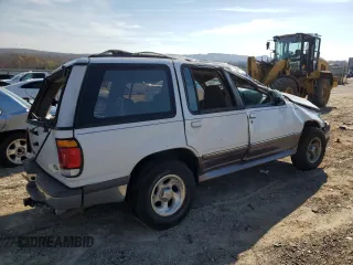 1997 Ford Explorer XL with VIN 1FMDU34E8VZB26666, listed as a Copart auction lot 81268474 with 172,501 mi miles and Clean title. Bid and sale history available at DreamBid. Image 3.
