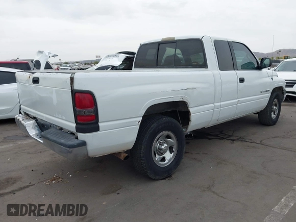 2001 Dodge 1500 z VIN 3B7HC13Y31M536750, wystawiony jako IAAI lot #42359379 z przebiegiem 203 980 mil mil oraz . Historia ofert i sprzedaży dostępna na DreamBid. Obrazek 4.
